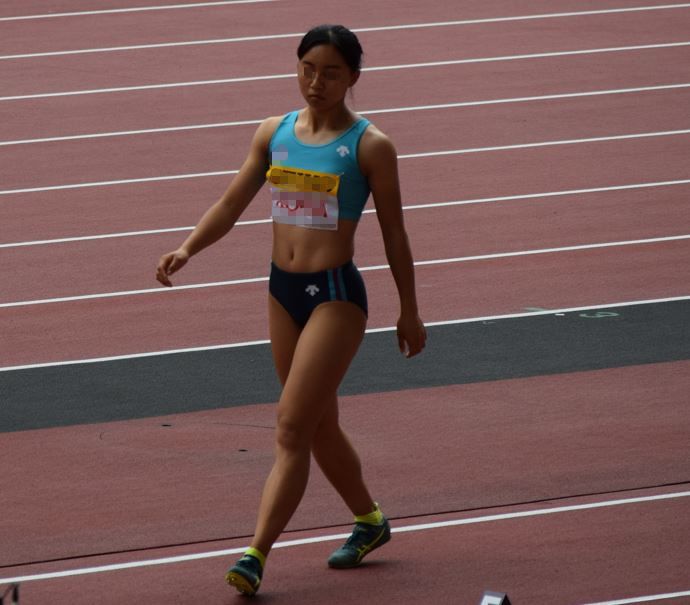2022年新国立競技場　フラッグ 走り幅跳び セイコーゴールデングランプリ陸上2022東京　ALSOK新潟綜合警備保障　権瓶明日夏　オリコ陸上競技部　嶺村優　筑波大学陸上競技部　高良彩花 　デサント製ハイレグブルマ　国立ブルマ　社会人ブルマ　ブルマパンティライン