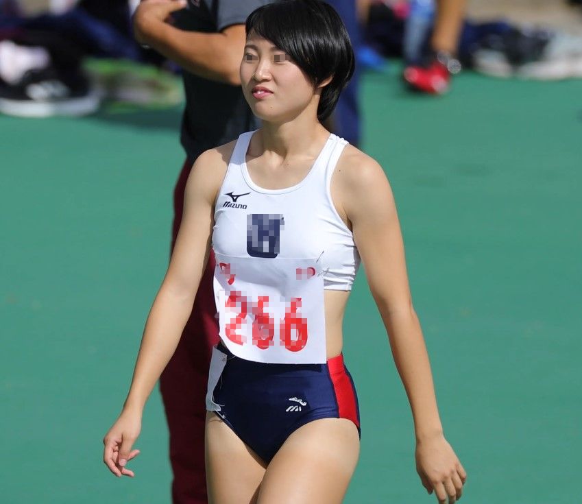 0555_02 2019 関○私大 02 ニューヨーク　関西大学女子陸上部　立命館大学　屋外生着替え　記念撮影　全員ブルマ