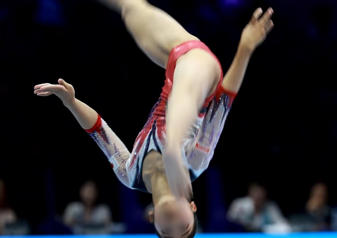 2023体操国際大会日本代表04 選手Cの床、段違並行棒 選手Dの平均台 ニューヨーク体育大学 ハイレグ　日の丸レオタード　ハイレグレオタード　体操部女子　インナーショーツはみ出し　段違い並行棒　床競技