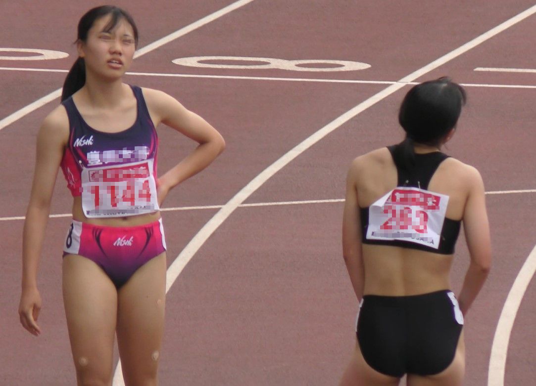 きゃめる１４９　魅惑の世界へようこそ。 ハイレグを思わせる仕草が魅力的です。 きゃめる  第38回　U20日本選手権　OSAKA　豊田大谷　日大三島　中京大中京　近大付属福岡高校 ハイレグコマネチ　Ｔフロントブルマ　日焼け跡太腿