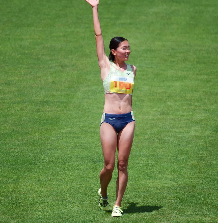 女子走り高跳び　見納めまぶしいユニフォーム Moe　メイスンワーク株式会社　高橋渚　鹿児島銀行女子陸上部　ジャージブルマ　走り高跳び女王　小さめブルマ　銀行ブルマ