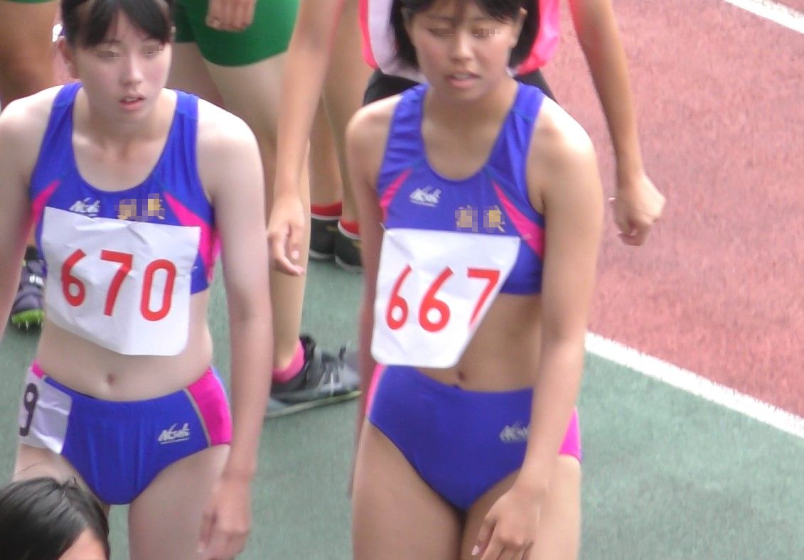地方の大会のリレー ぼーんほわいと 誠英高校　西京高校　ミズノ　ミズノ　青紫　　1600ｍ　６チーム
