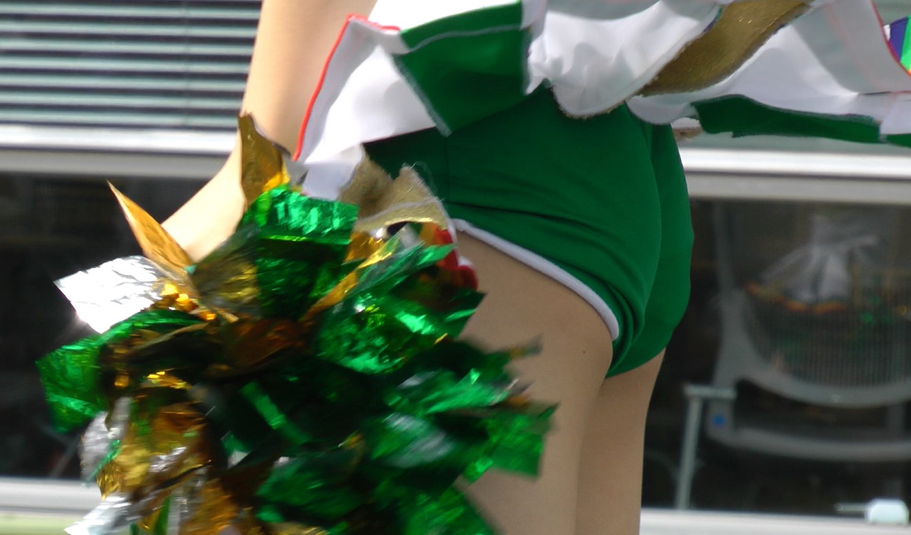 チア１１ ノリオ　ハミぱんブルマ　アンダースコートはみ出し　インナーショーツはみ出し　大学チアリーディングサークル　アクロバットパンチラ　チア組体操　ハイキック　緑色アンスコ