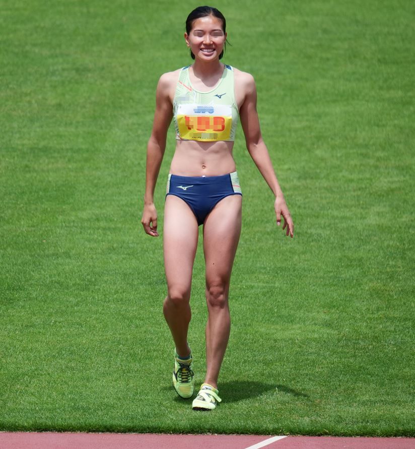 長身美女による高跳び競演 05 Moe　日本体育大学 女子陸上部　実業団陸上女子　陸上　陸上女子　ブルマ　ハイレグレーシングショーツ　社会人ブルマ　まんぐり返しブルマ