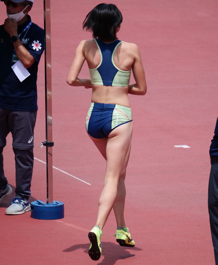 長身美女による高跳び競演 05 Moe　日本体育大学 女子陸上部　実業団陸上女子　陸上　陸上女子　ブルマ　ハイレグレーシングショーツ　社会人ブルマ　まんぐり返しブルマ