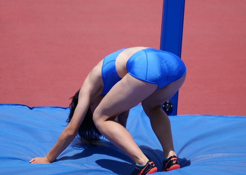 長身美女による高跳び競演 05 Moe　日本体育大学 女子陸上部　実業団陸上女子　陸上　陸上女子　ブルマ　ハイレグレーシングショーツ　社会人ブルマ　まんぐり返しブルマ