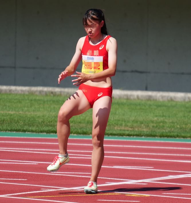 2022年 陸上女子トラック競技、１００ｍ、４００ｍリレー、顔、スタイル良し Moe　旭大高校　立命館慶祥高校　極小レーシングブルマ　北海道ブルマ　スレンダー女子陸上　布面積小ささ