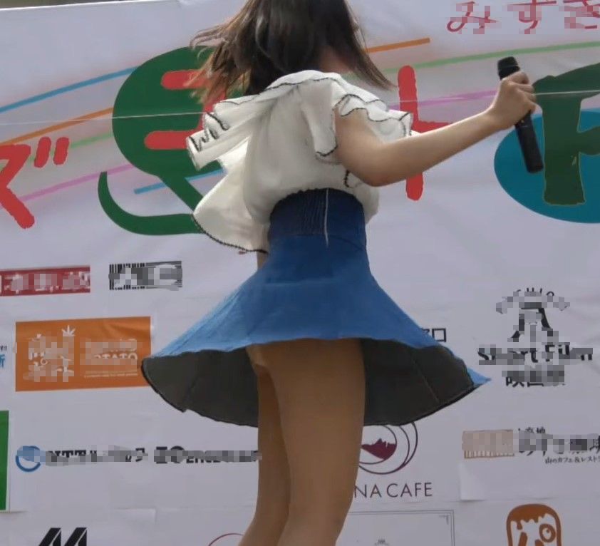 カラオケ大会でPチラ祭り yarz チア生パン　アイドル生パンツ　スパッツ穿き忘れ　ステージパンチラ　ターン　パンスト越しパンチラ　アンスコ穿き忘れ